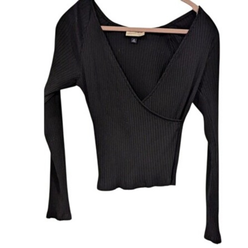 Universal Thread Black Ribbed Long-Sleeve Crop Wrap Top